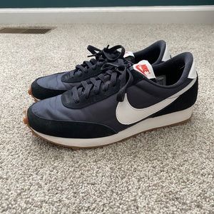 Nike Women's Daybreak Sneaker